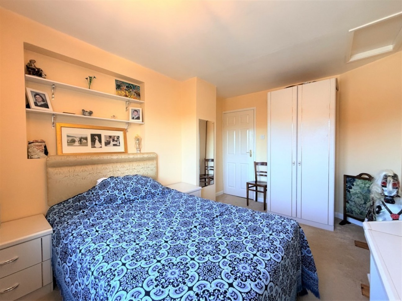 Main Road, Chelmondiston