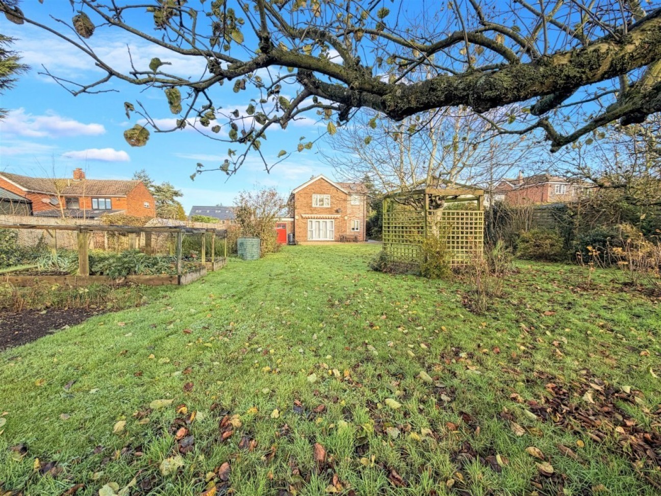 Main Road, Chelmondiston