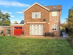 Main Road, Chelmondiston
