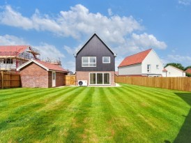 Spalding Way, Chelmondiston