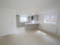 Spalding Way, Chelmondiston