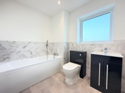 Spalding Way, Chelmondiston