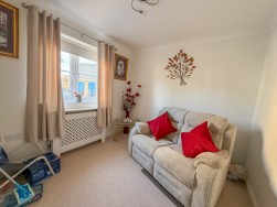 Jackson Place, Barham