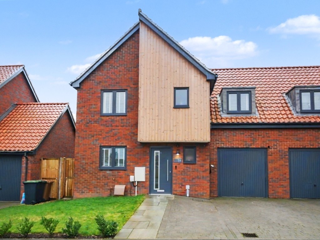 Barn Field Drive, Needham Market, Suffolk