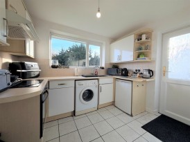 Collimer Close, Chelmondiston